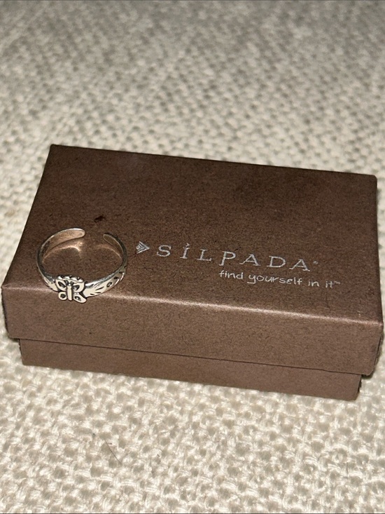 Silpada Jewelry - Silpada Sterling Silver Butterfly Accent Adjustable Toe/midi Ring